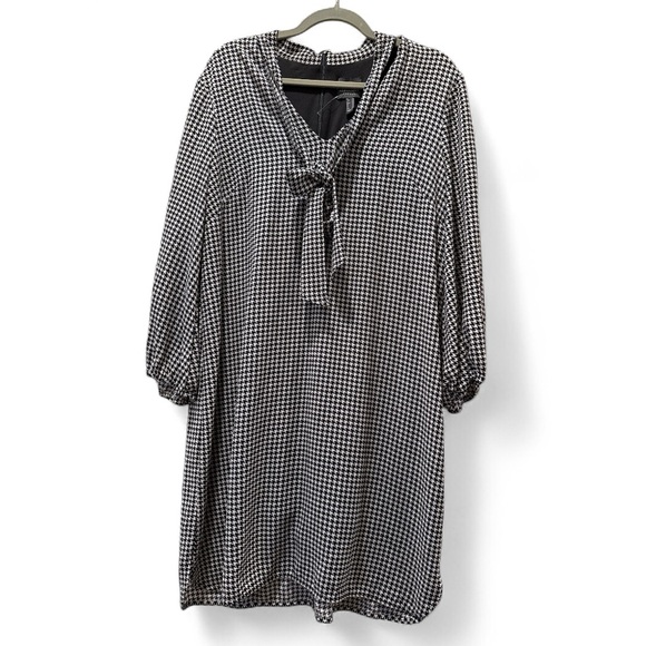 Adrianna Papell Black and White Patterned Dress - Picture 1 of 2